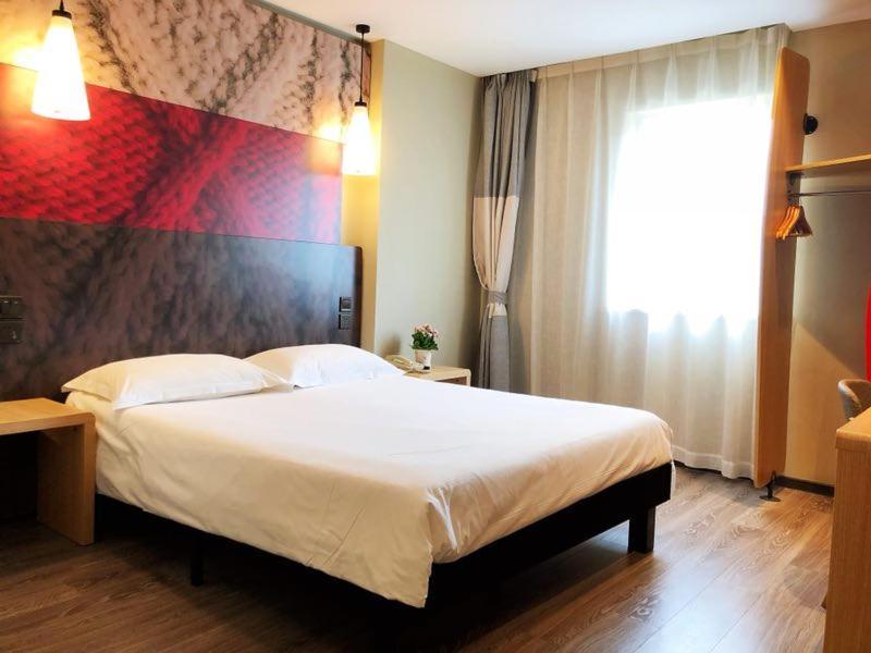 Ibis Wuhan Hankou Екстер'єр фото