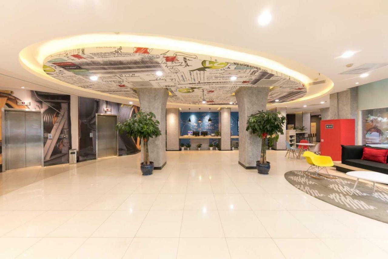 Ibis Wuhan Hankou Екстер'єр фото