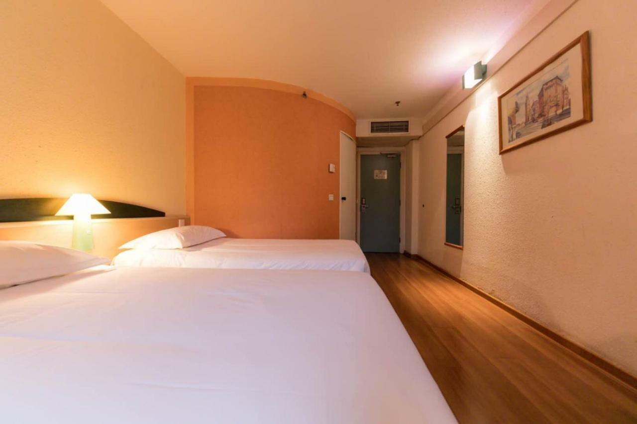 Ibis Wuhan Hankou Екстер'єр фото