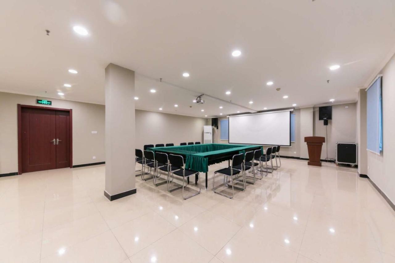Ibis Wuhan Hankou Екстер'єр фото