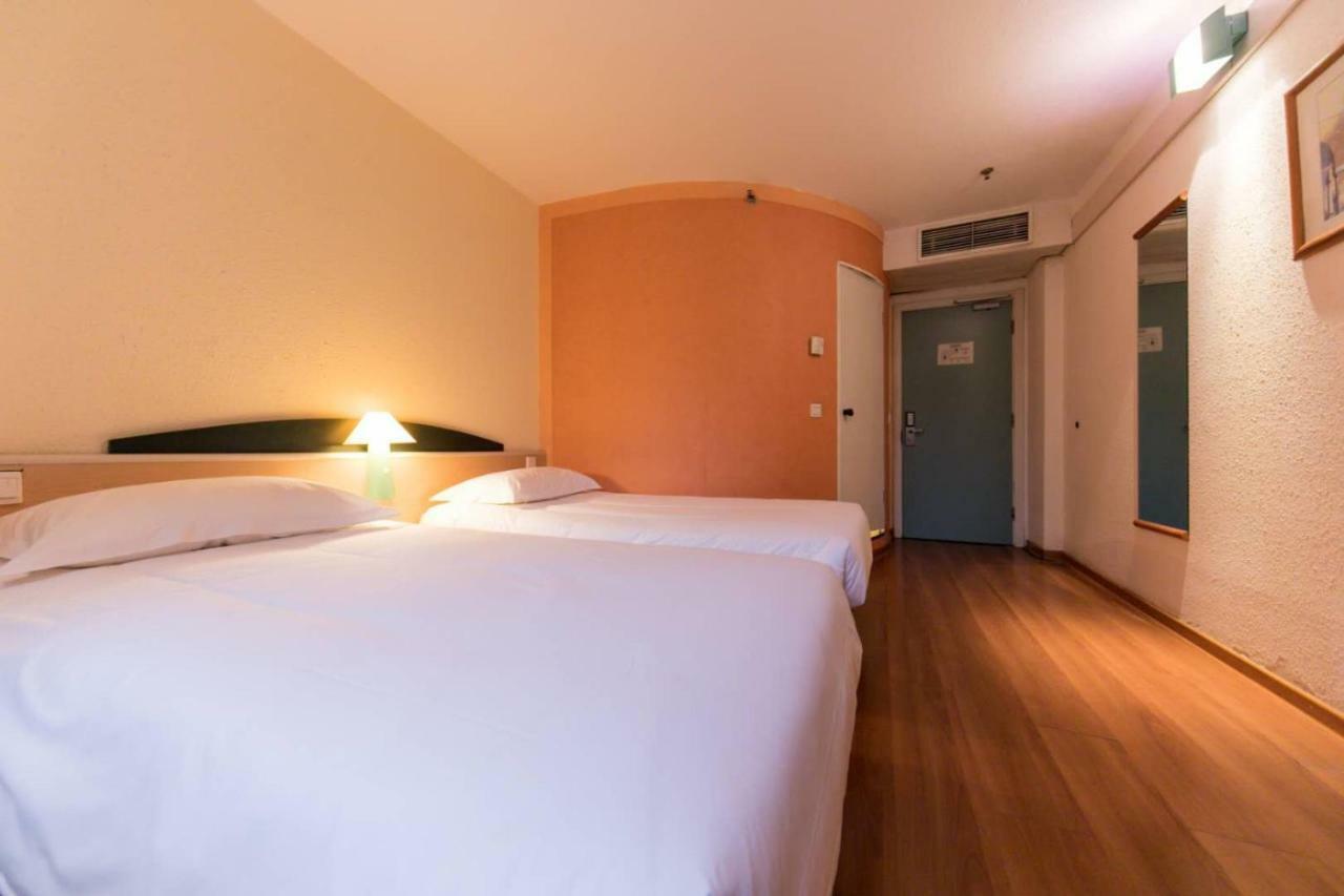 Ibis Wuhan Hankou Екстер'єр фото