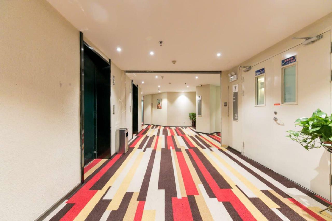 Ibis Wuhan Hankou Екстер'єр фото